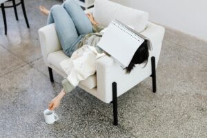 Lire la suite à propos de l’article Douleurs chroniques et fatigue : apprendre à respecter son rythme sans culpabiliser