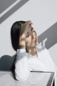 Lire la suite à propos de l’article Stress, santé des femmes et douleurs chroniques : comment la sophrologie peut-elle aider?
